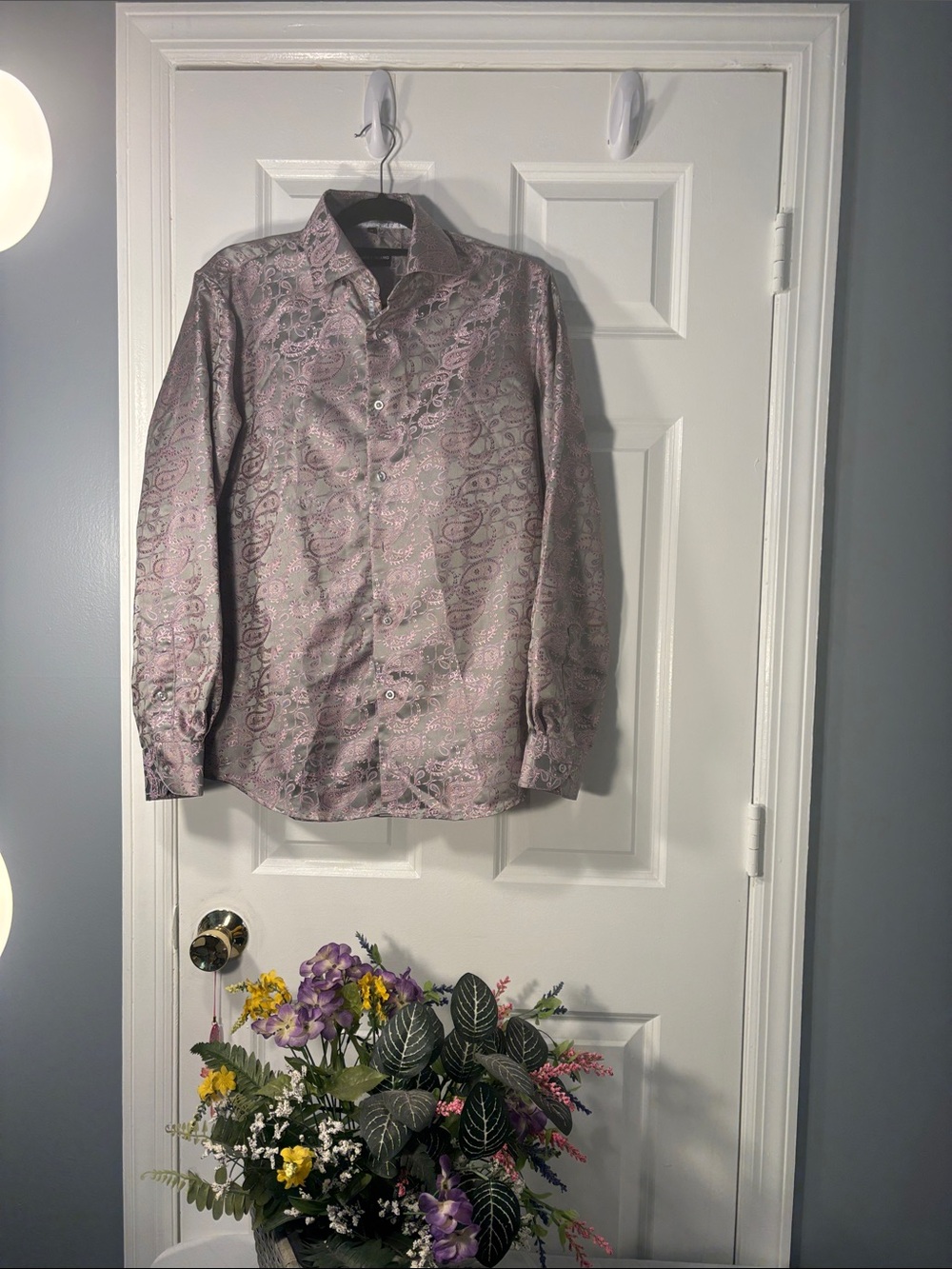 Barry Wang Men’s Medium Pink & Silver Paisley Dress Shirt